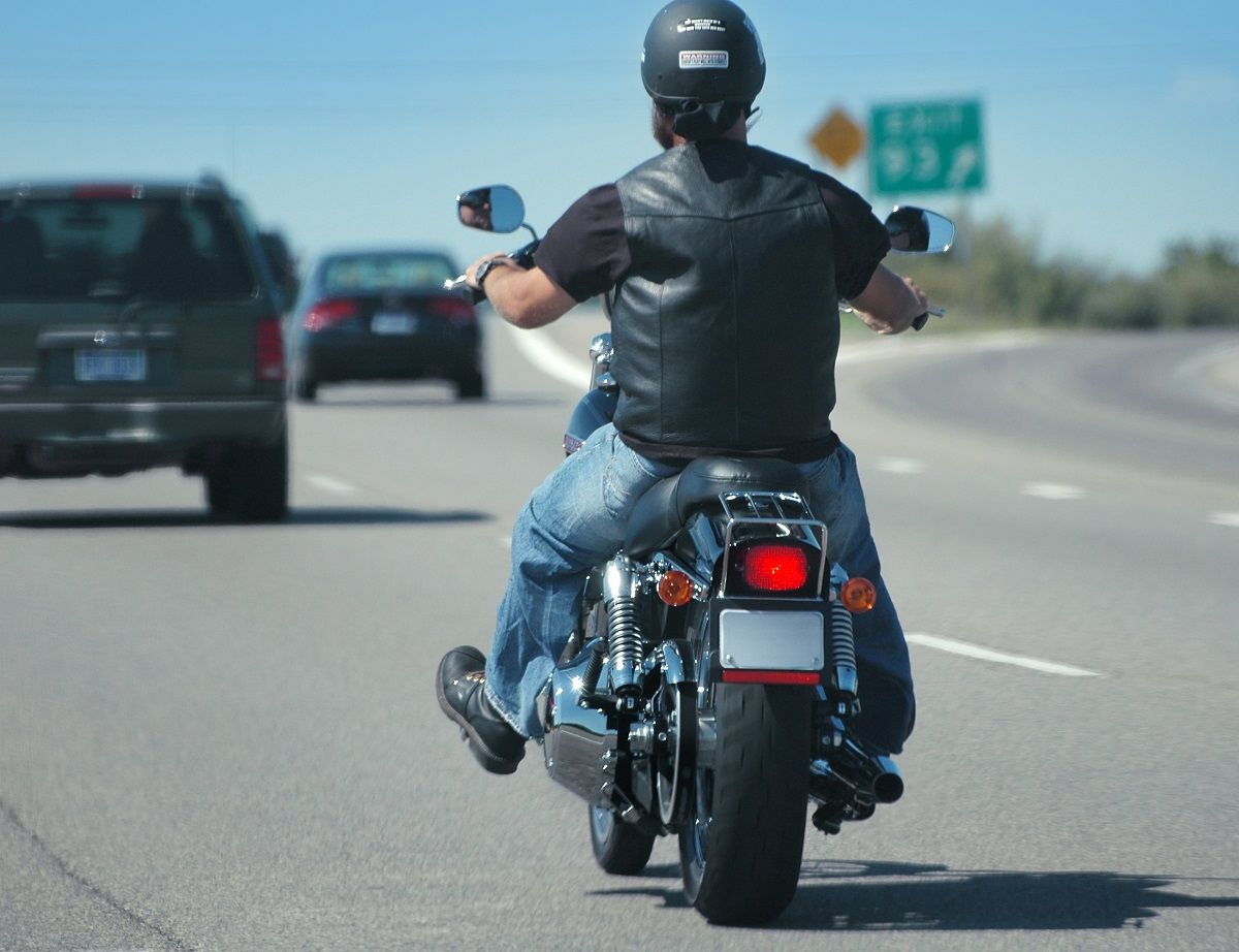 Best Practices for Avoiding Blind Spot Motorcycle Accidents 