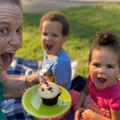 Berry alumna celebrates #cupcakesformartha with kids