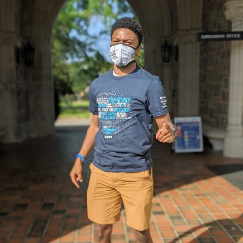 Berry student wears Mountain Day shirt