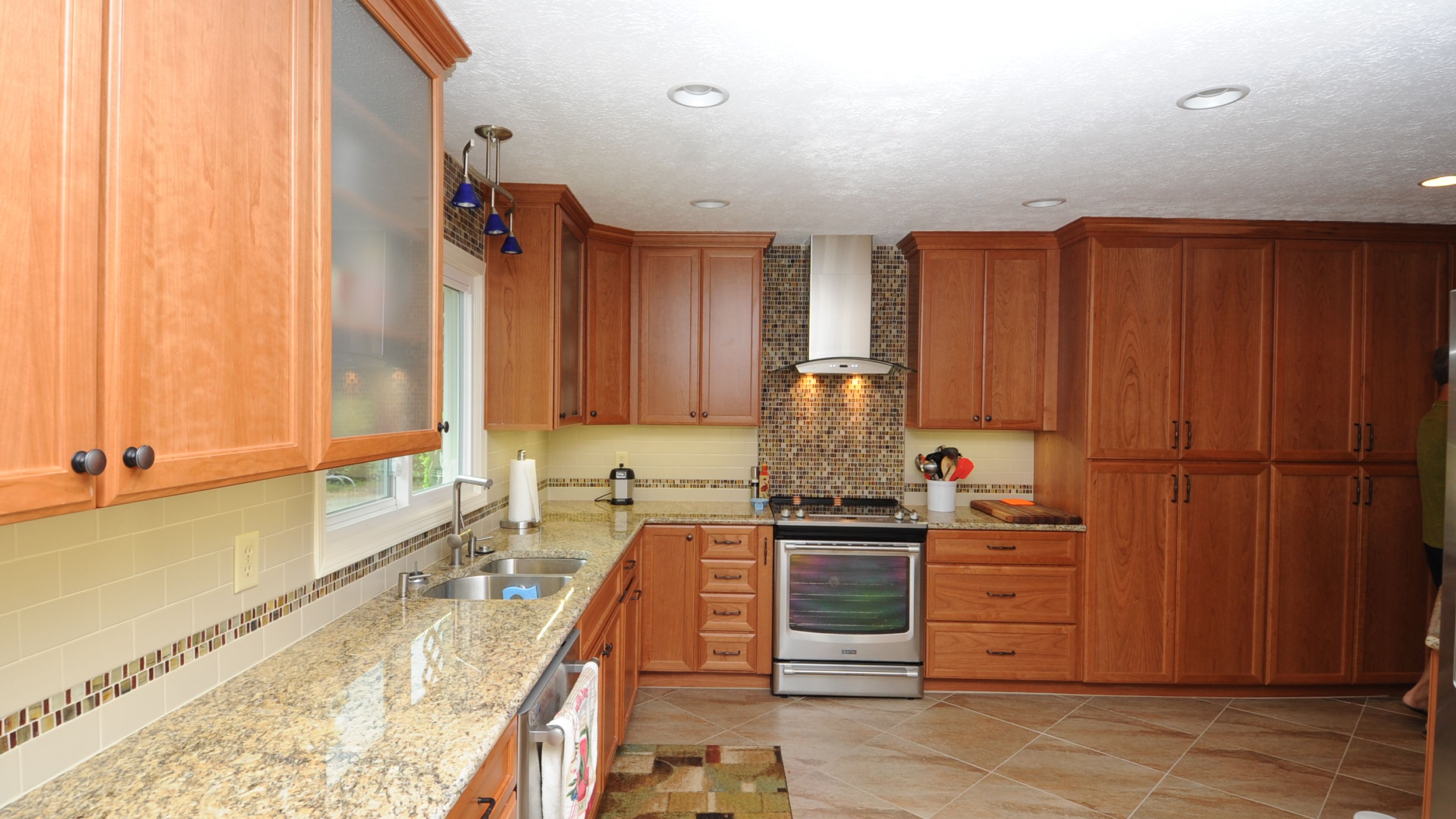 Our Cabinet Families Frugal Kitchens Cabinets   Frugalkitchenscom 525323555.JPG